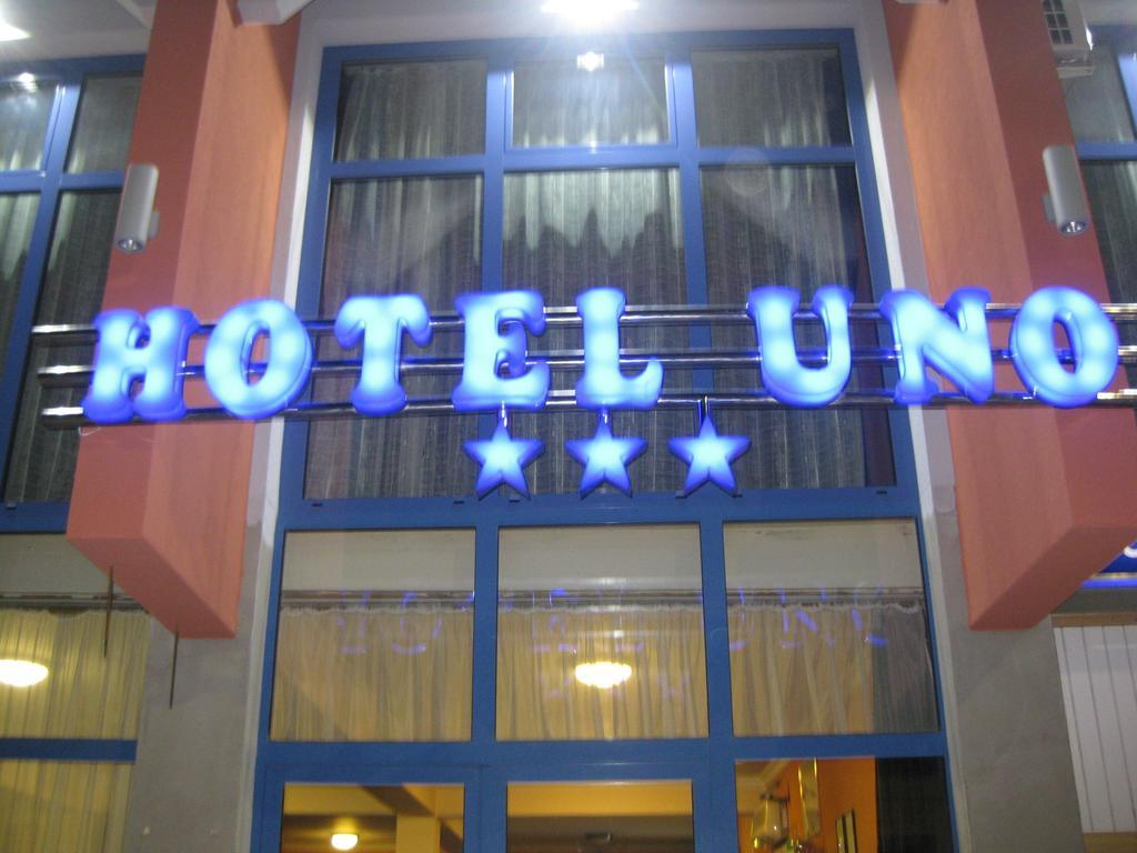 Hotel Uno Kecskemét Kültér fotó